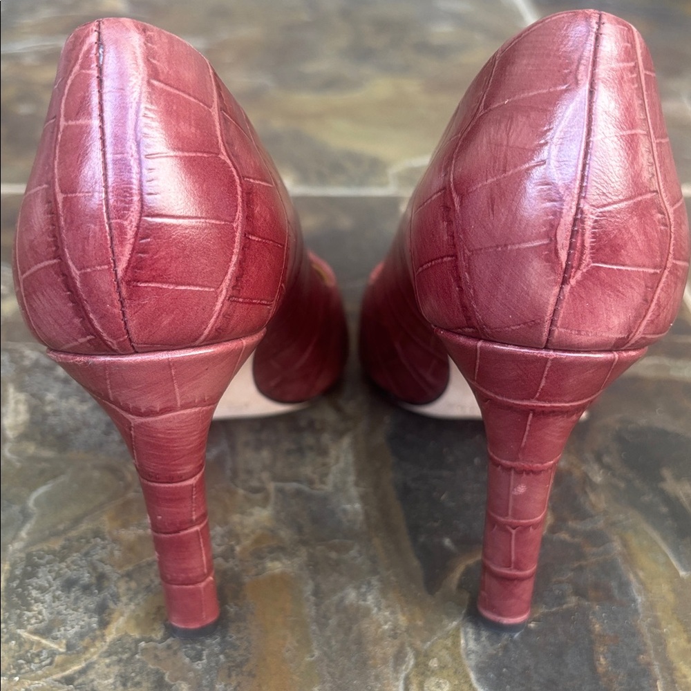 Donald Pliner Ruzana Pump - Picture 7 of 14